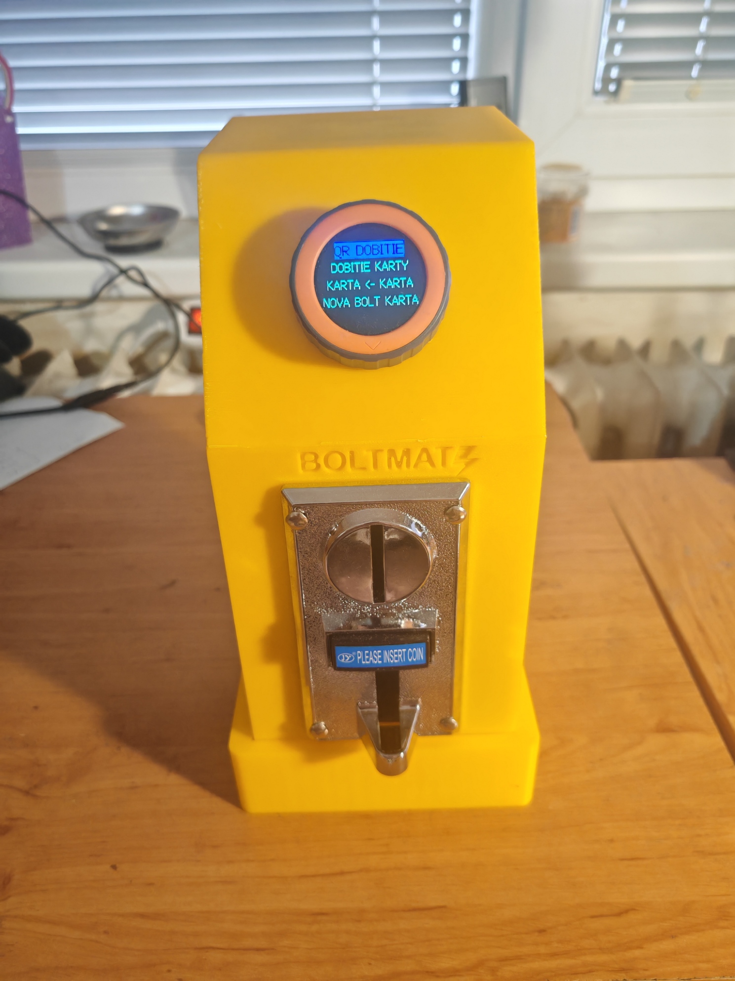 Full front view of the Boltmat device